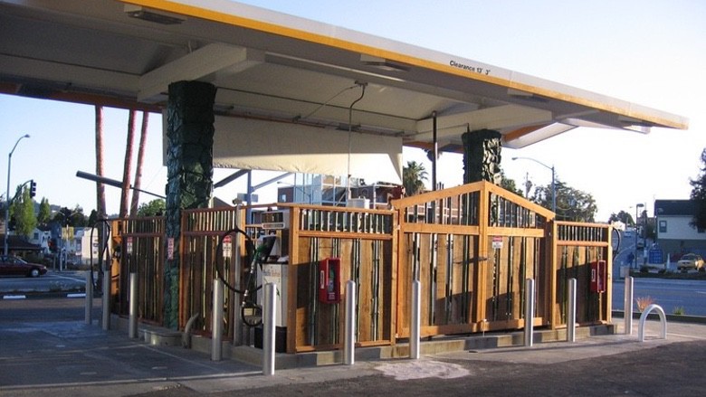 Ray Newkirk General Contractor - Bamboo, Recycled Redwood Enclosure